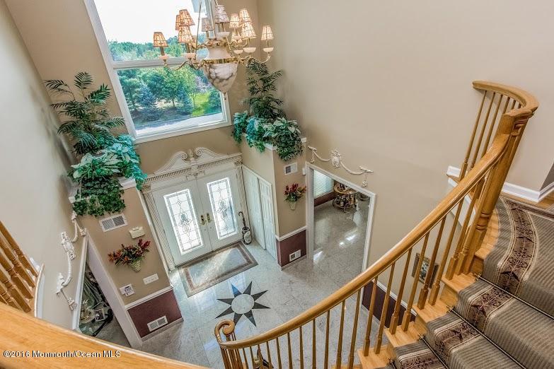 11 Old Stable Way Colts Neck, NJ 07722 - Photo 20 of 44 image