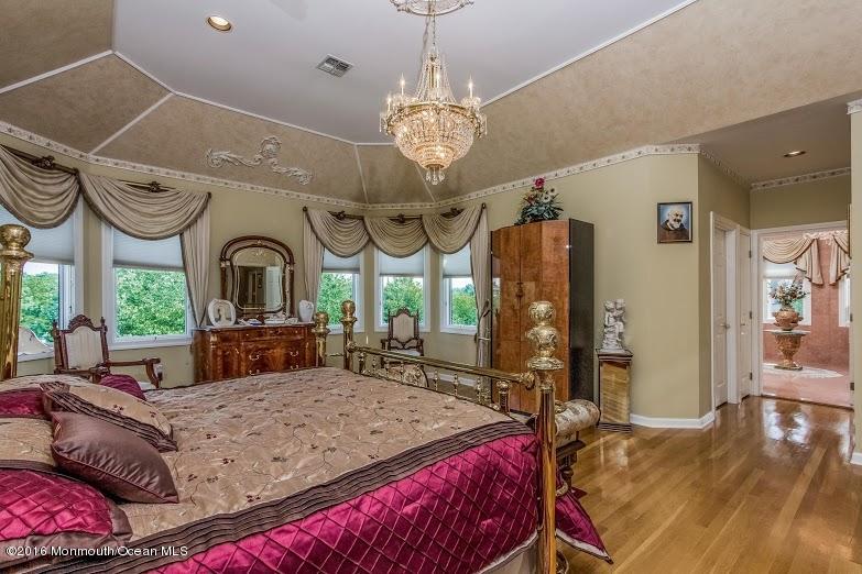 11 Old Stable Way Colts Neck, NJ 07722 - Photo 22 of 44 image