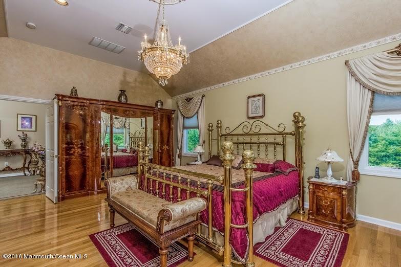 11 Old Stable Way Colts Neck, NJ 07722 - Photo 23 of 44 image