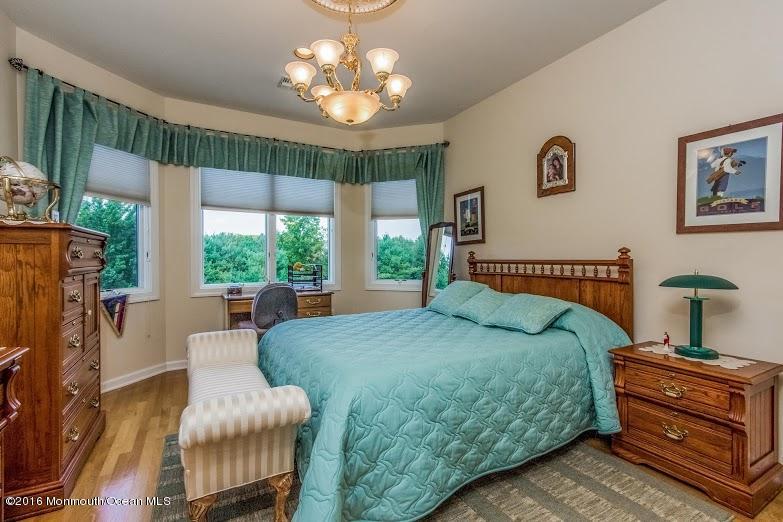 11 Old Stable Way Colts Neck, NJ 07722 - Photo 26 of 44 image