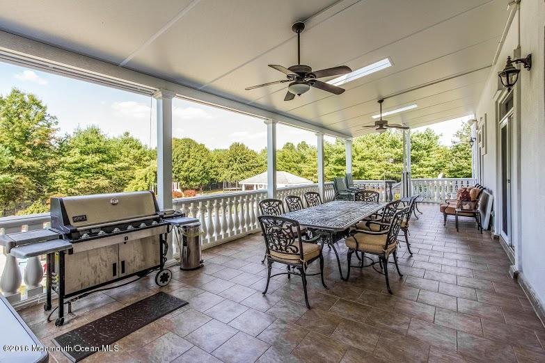 11 Old Stable Way Colts Neck, NJ 07722 - Photo 30 of 44 image