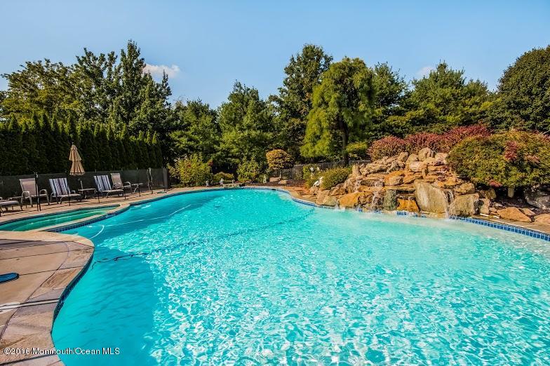 11 Old Stable Way Colts Neck, NJ 07722 - Photo 32 of 44 image