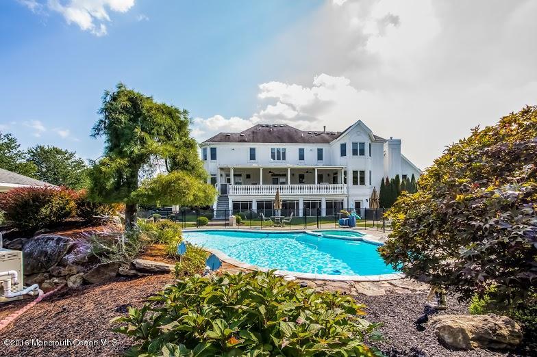 11 Old Stable Way Colts Neck, NJ 07722 - Photo 34 of 44 image