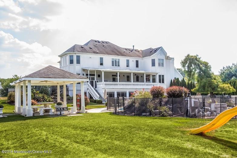 11 Old Stable Way Colts Neck, NJ 07722 - Photo 36 of 44 image