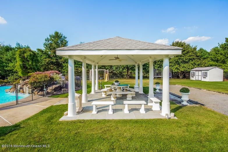 11 Old Stable Way Colts Neck, NJ 07722 - Photo 37 of 44 image