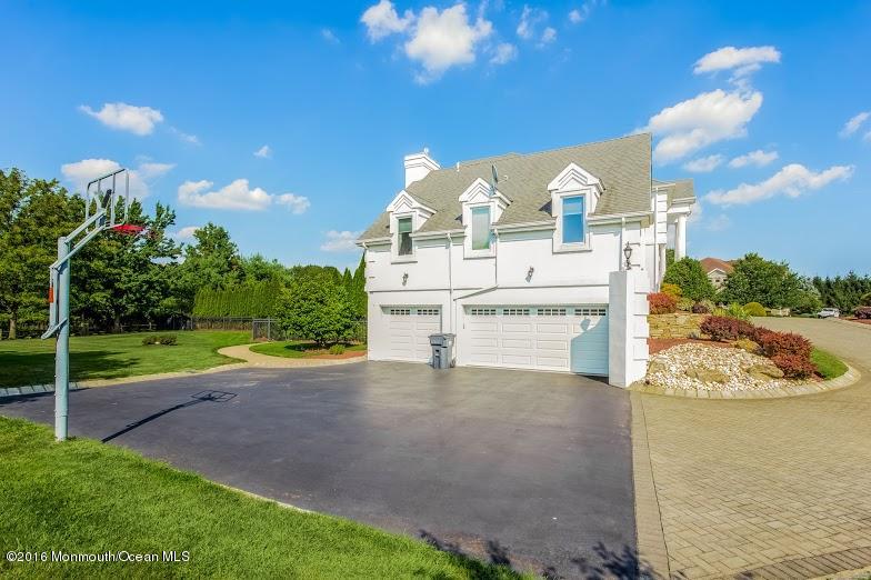 11 Old Stable Way Colts Neck, NJ 07722 - Photo 38 of 44 image