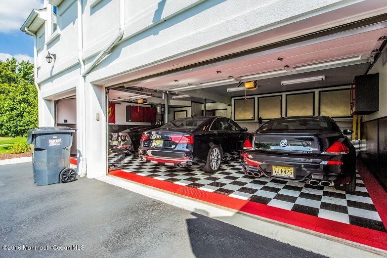 11 Old Stable Way Colts Neck, NJ 07722 - Photo 39 of 44 image