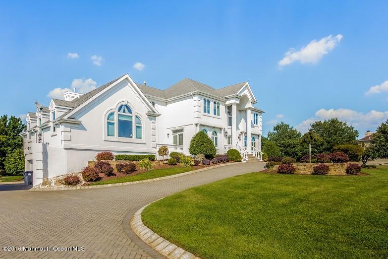 11 Old Stable Way Colts Neck, NJ 07722 - Photo 4 of 44 image