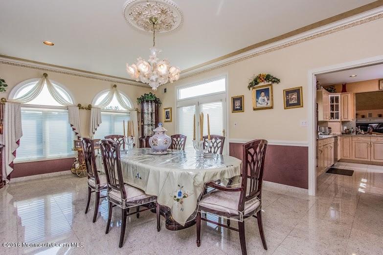 11 Old Stable Way Colts Neck, NJ 07722 - Photo 9 of 44 image