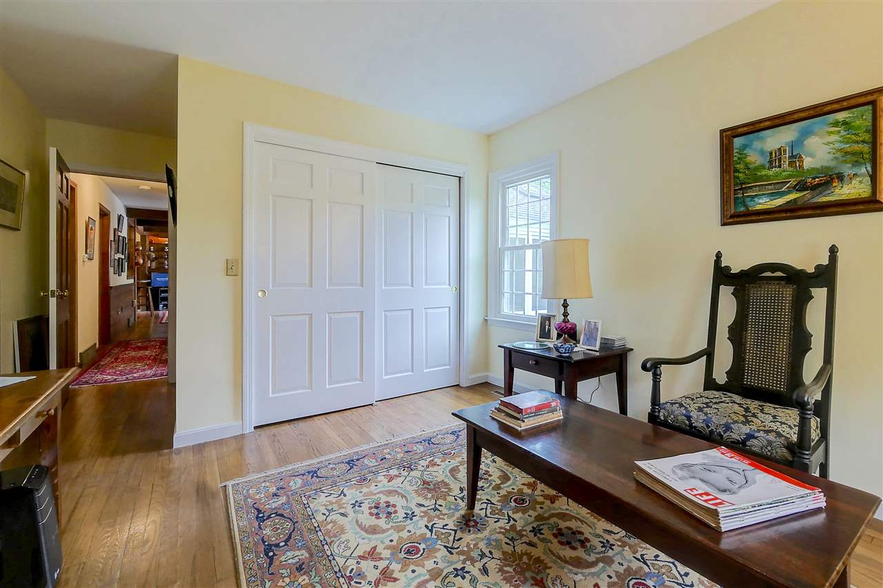 8 General Amherst Road Amherst, NH 03031 - Photo 15 of 40