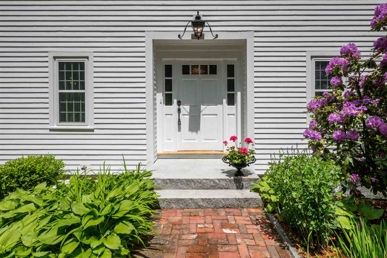 8 General Amherst Road Amherst, NH 03031 - Photo 3 of 40