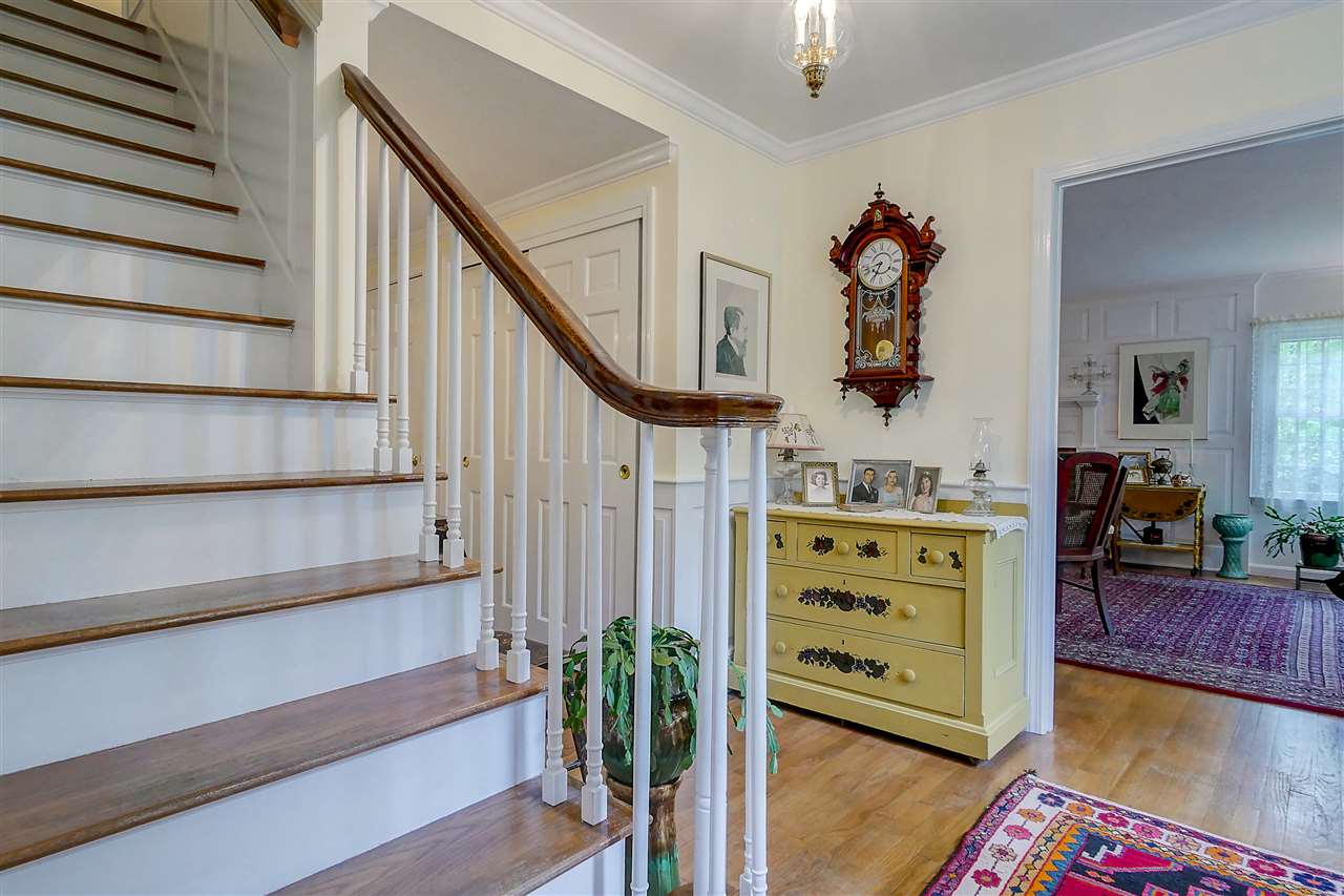 8 General Amherst Road Amherst, NH 03031 - Photo 5 of 40