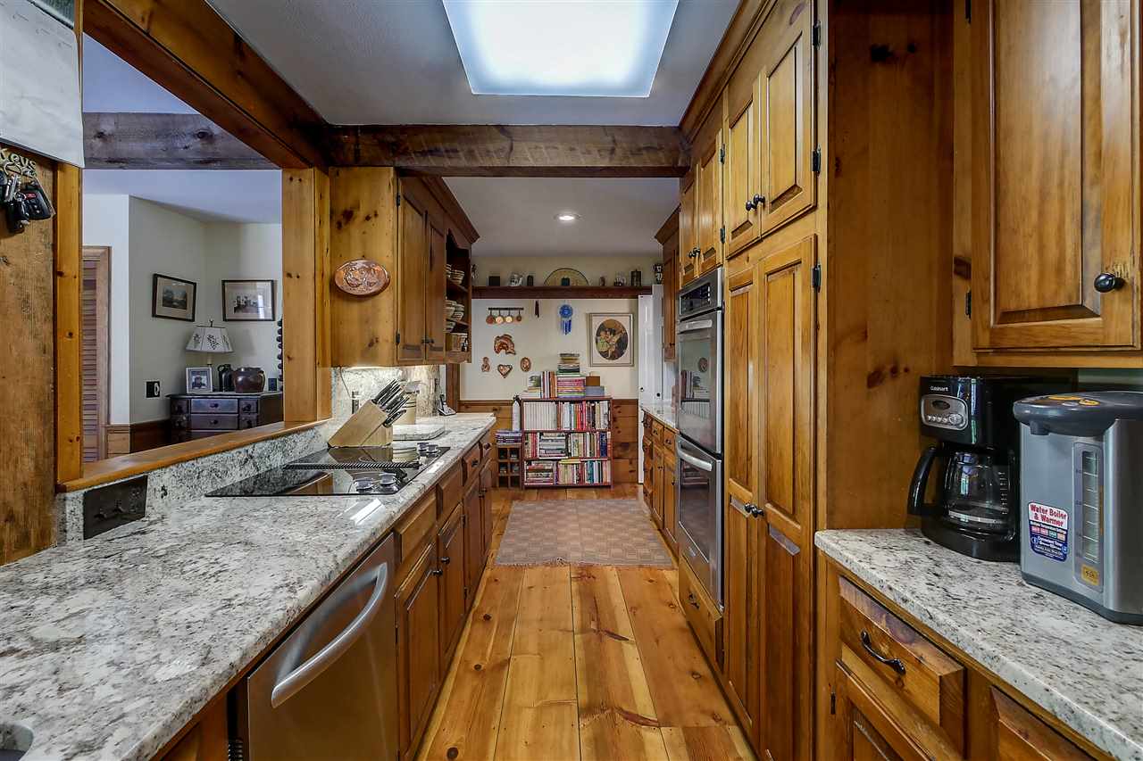 8 General Amherst Road Amherst, NH 03031 - Photo 10 of 40