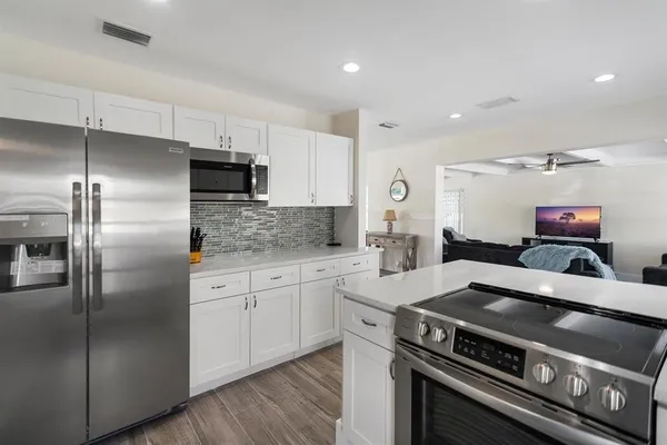$4,000 | 2501 Northeast 12th Street, Pompano Beach, FL 33062