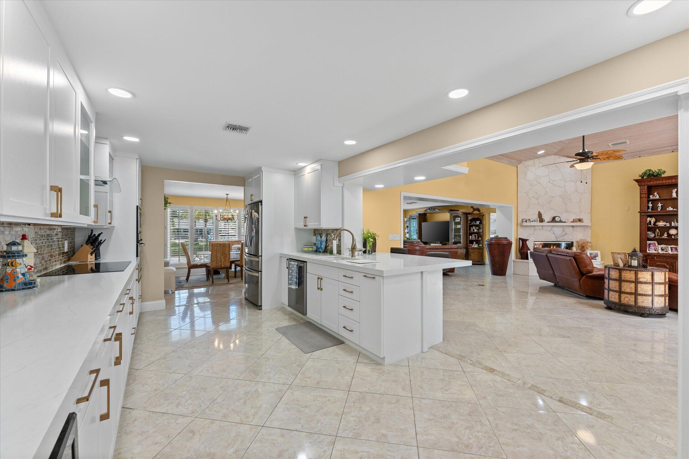 2141 Northeast 29th Street Lighthouse Point, FL 33064 - Photo 17 of 53 15