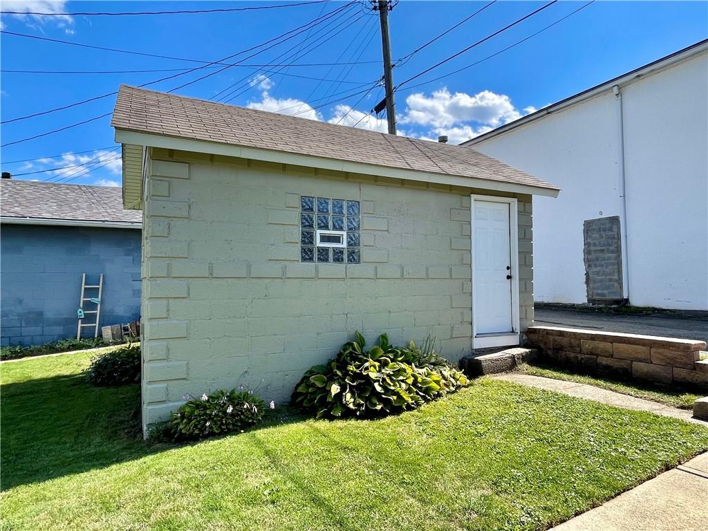 307 Elm Street Vandergrift, PA 15690 - Photo 11 of 50