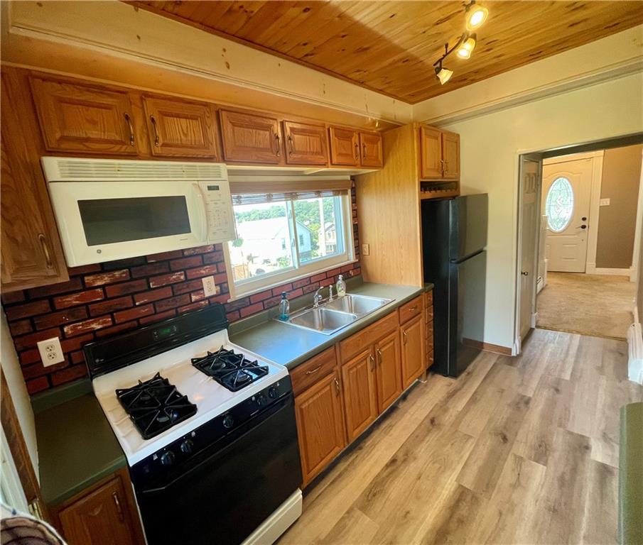 307 Elm Street Vandergrift, PA 15690 - Photo 18 of 50