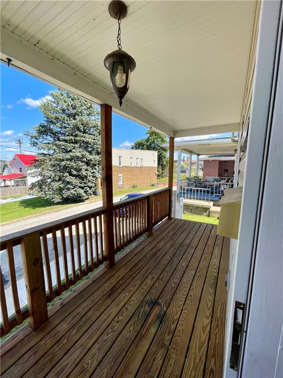 307 Elm Street Vandergrift, PA 15690 - Photo 7 of 50