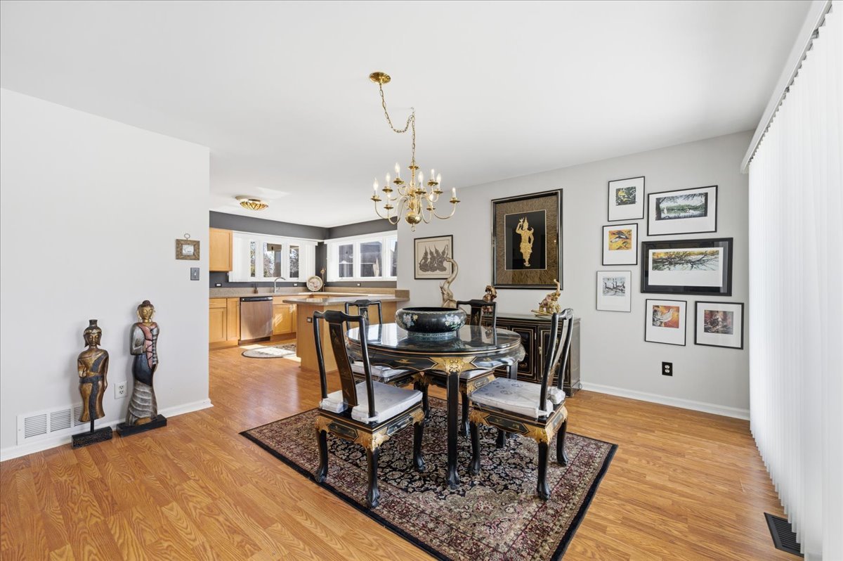 4119 White Ash Road Crystal Lake, IL 60014 - Photo 8 of 33 Gallery Image 8