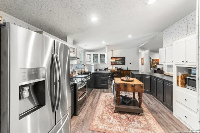 $279,000 | 690 Cherry Ridge, Floresville, TX 78114