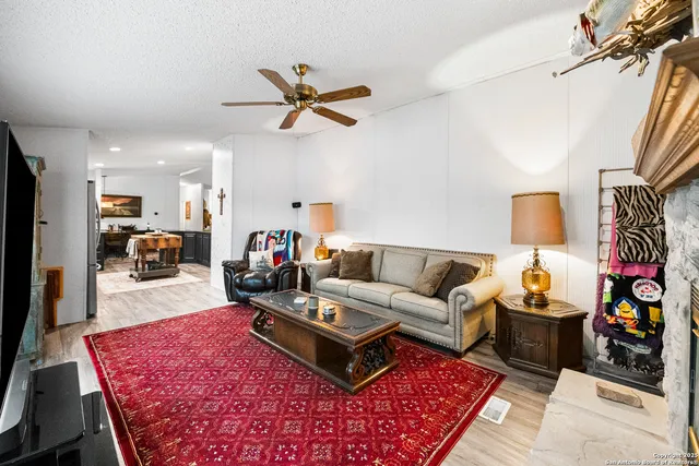 $279,000 | 690 Cherry Ridge, Floresville, TX 78114