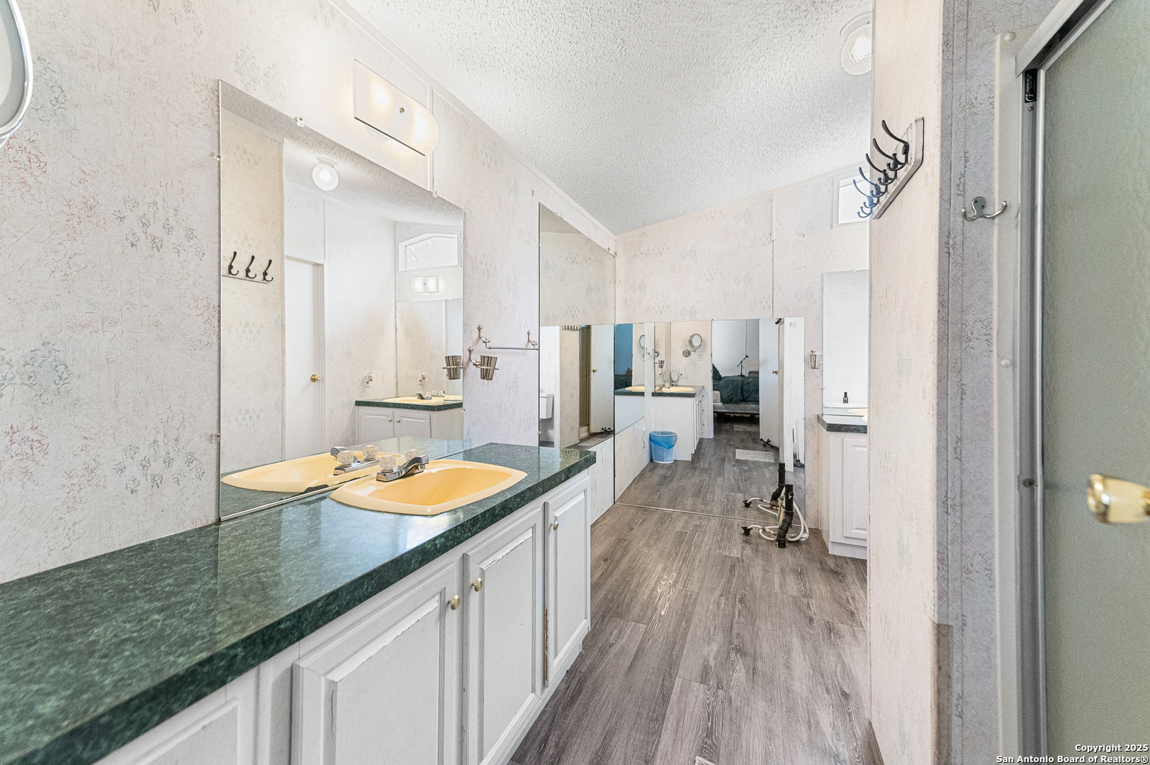 690 Cherry Ridge Floresville, TX 78114 - Photo 21 of 41