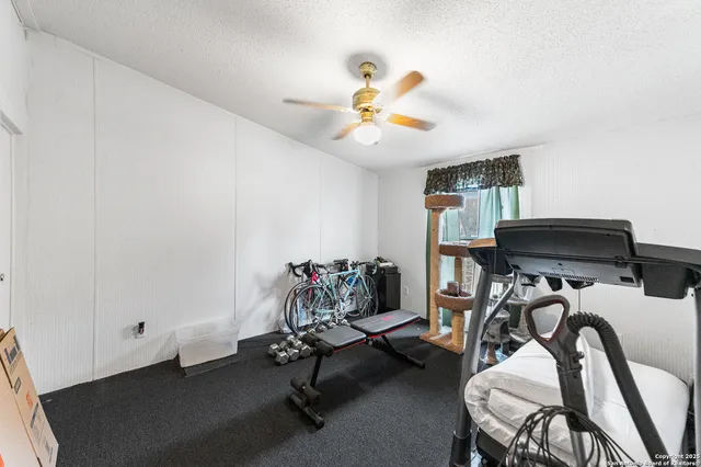 $279,000 | 690 Cherry Ridge, Floresville, TX 78114