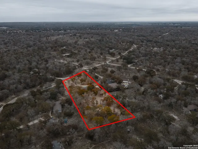 $279,000 | 690 Cherry Ridge, Floresville, TX 78114