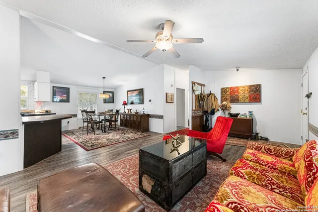 $279,000 | 690 Cherry Ridge, Floresville, TX 78114