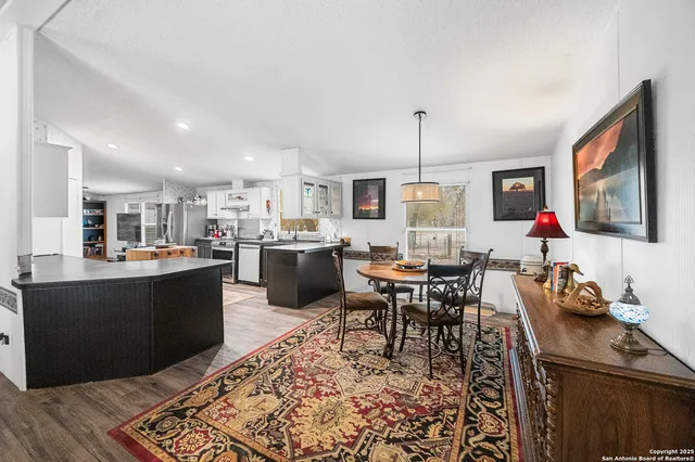 $279,000 | 690 Cherry Ridge, Floresville, TX 78114