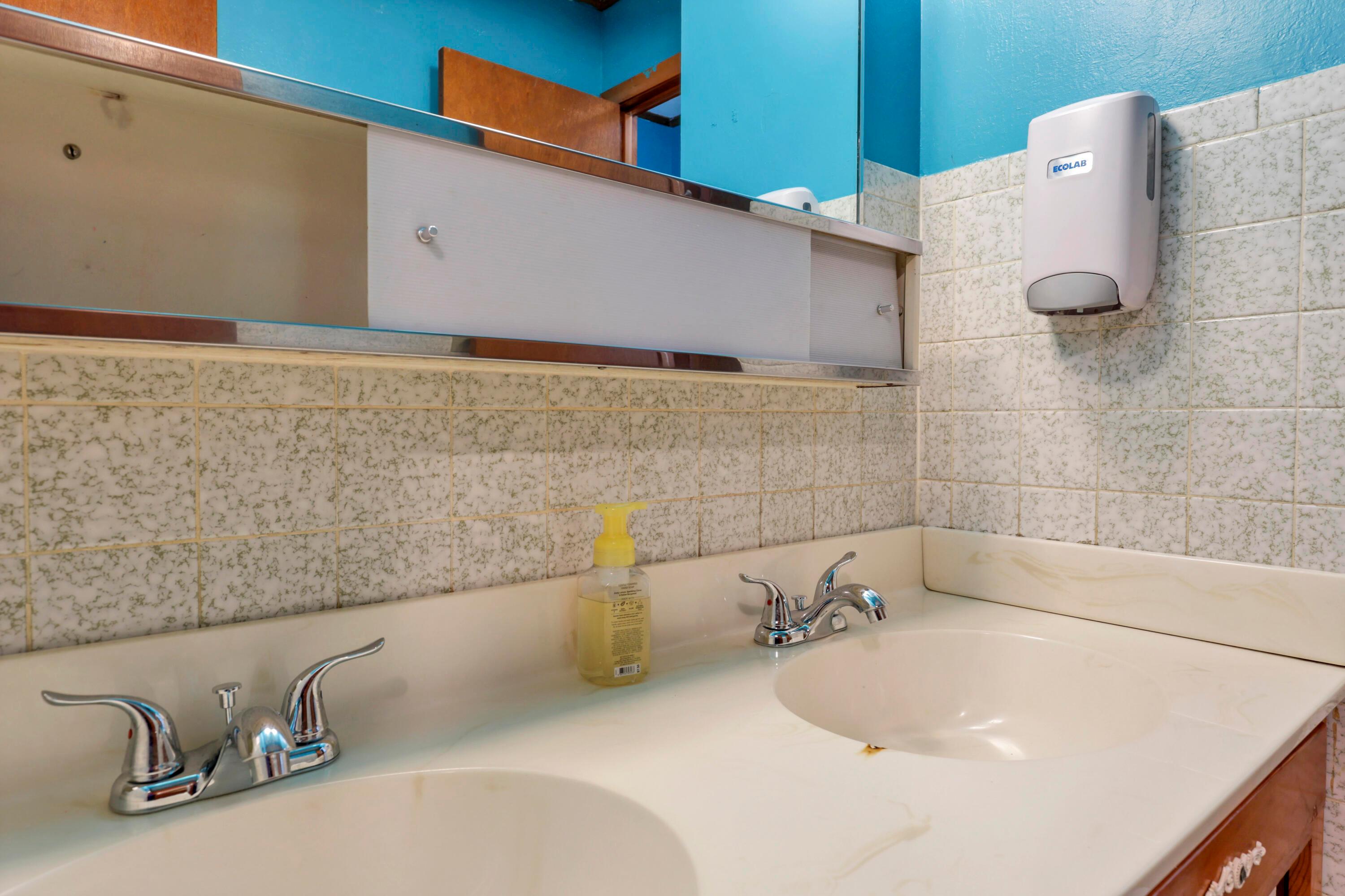 1355 Thurell Road Columbus, OH 43229 - Photo 25 of 59 0N4A2889