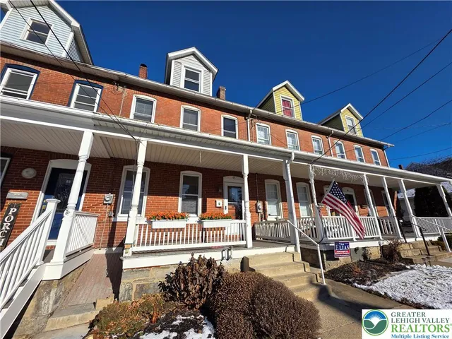 $2,395 | 45 Evergreen Street, Nazareth, PA 18064