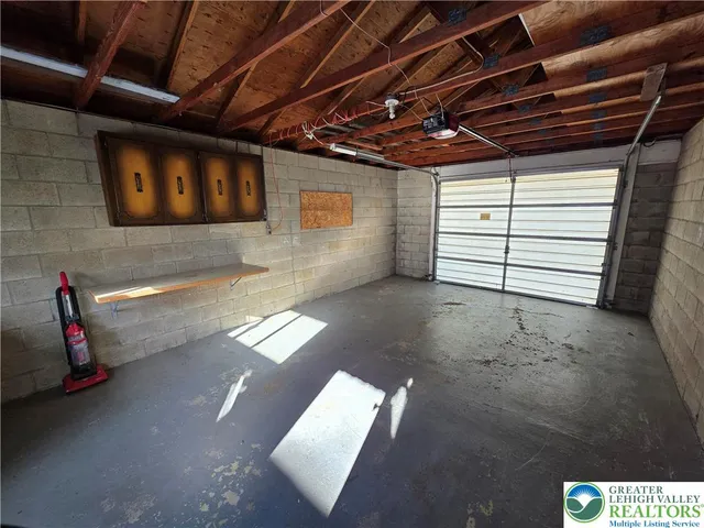 $2,395 | 45 Evergreen Street, Nazareth, PA 18064