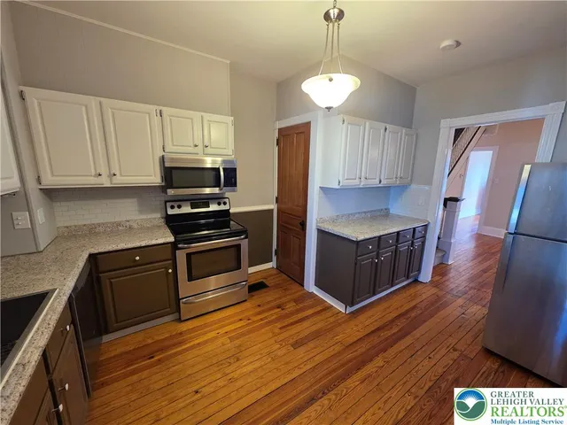 $2,395 | 45 Evergreen Street, Nazareth, PA 18064