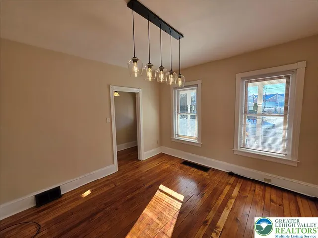 $2,395 | 45 Evergreen Street, Nazareth, PA 18064