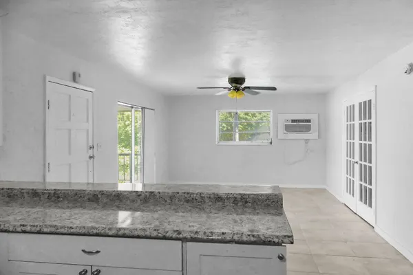 $750,000 | 185 Dove Lake Drive, Tavernier, FL 33070