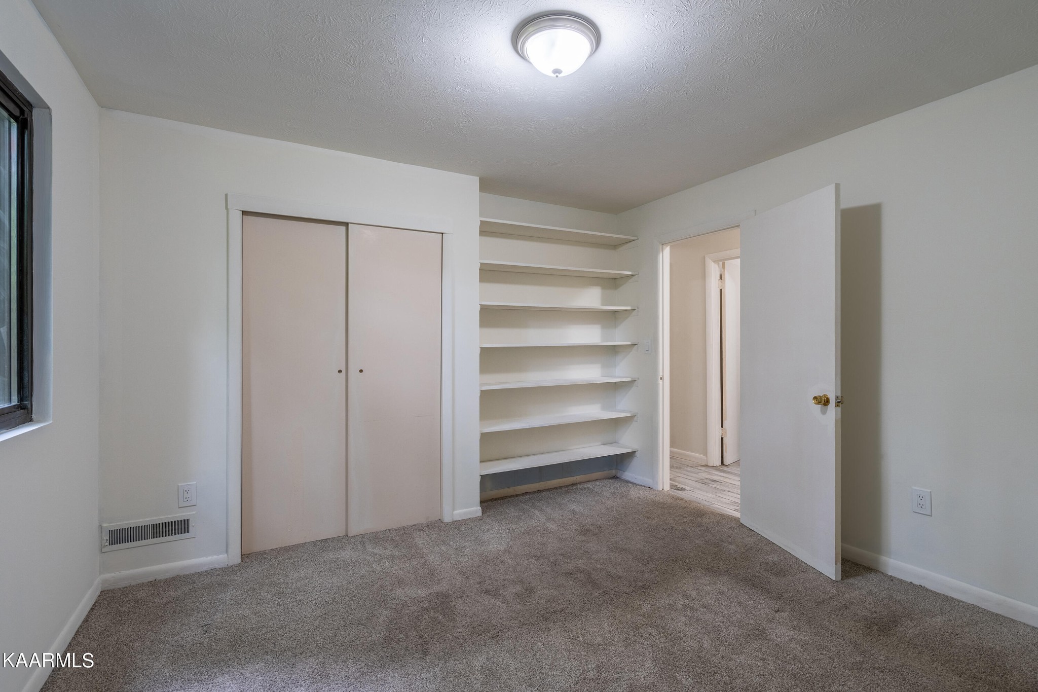 103 Canterbury Road Oak Ridge, TN 37830 - Photo 18 of 27 a view of room and empty room