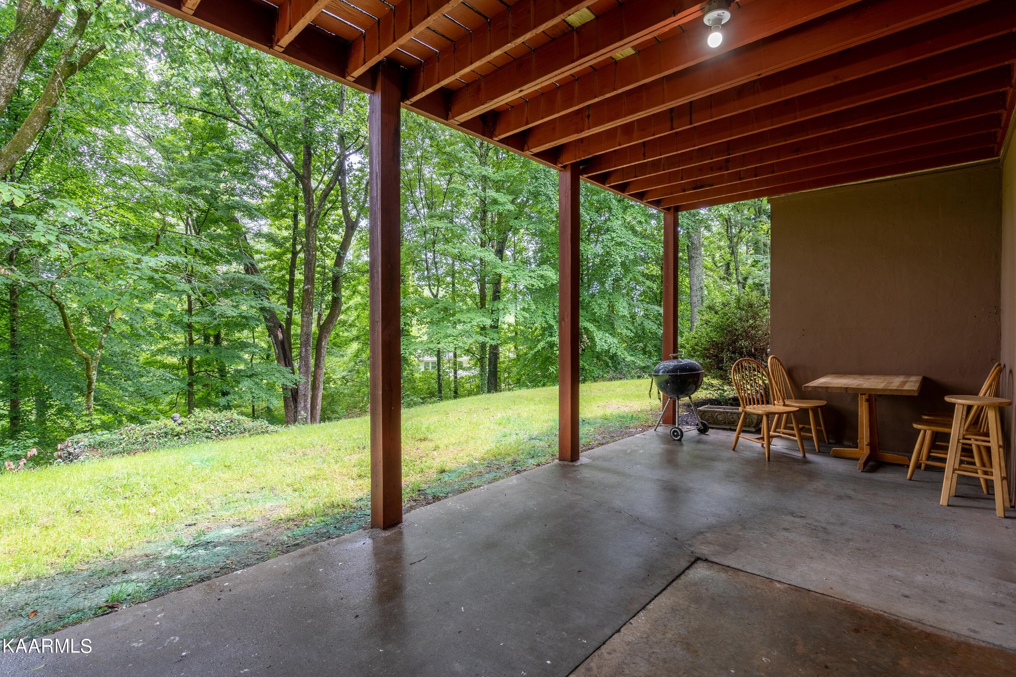 103 Canterbury Road Oak Ridge, TN 37830 - Photo 26 of 27 a view of a backyard with sitting area