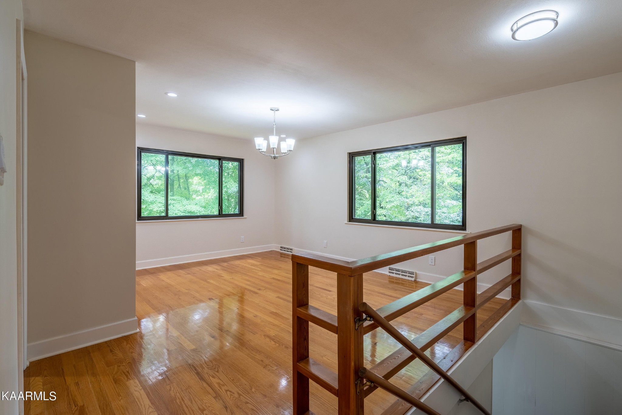 103 Canterbury Road Oak Ridge, TN 37830 - Photo 5 of 27 an empty room with windows