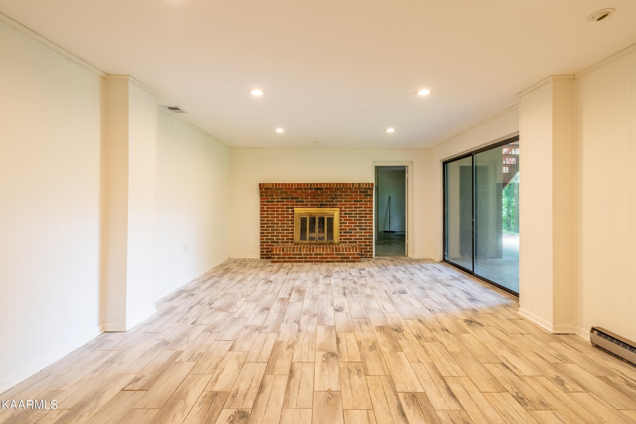 103 Canterbury Road Oak Ridge, TN 37830 - Photo 10 of 27 a view of an empty room
