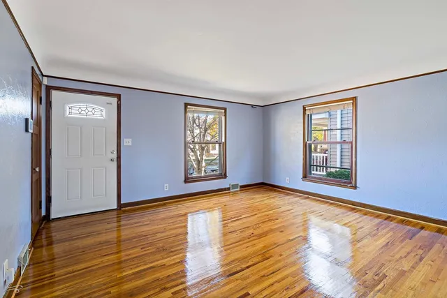 $390,000 | 5400 Nokomis Avenue, Minneapolis, MN 55417