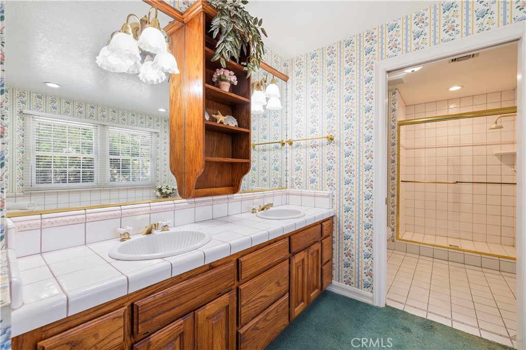 25707 Pacy Street Newhall, CA 91321 - Photo 36 of 62 primary bathroom
