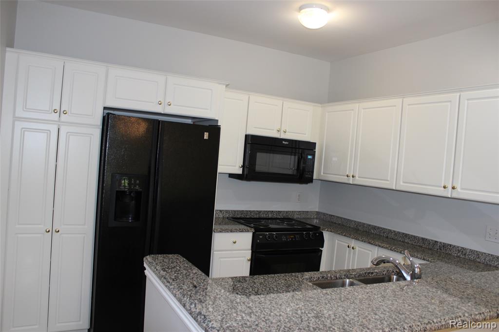 45681 North Stonewood Road, Unit 59 Canton, MI 48187 - Photo 18 of 63