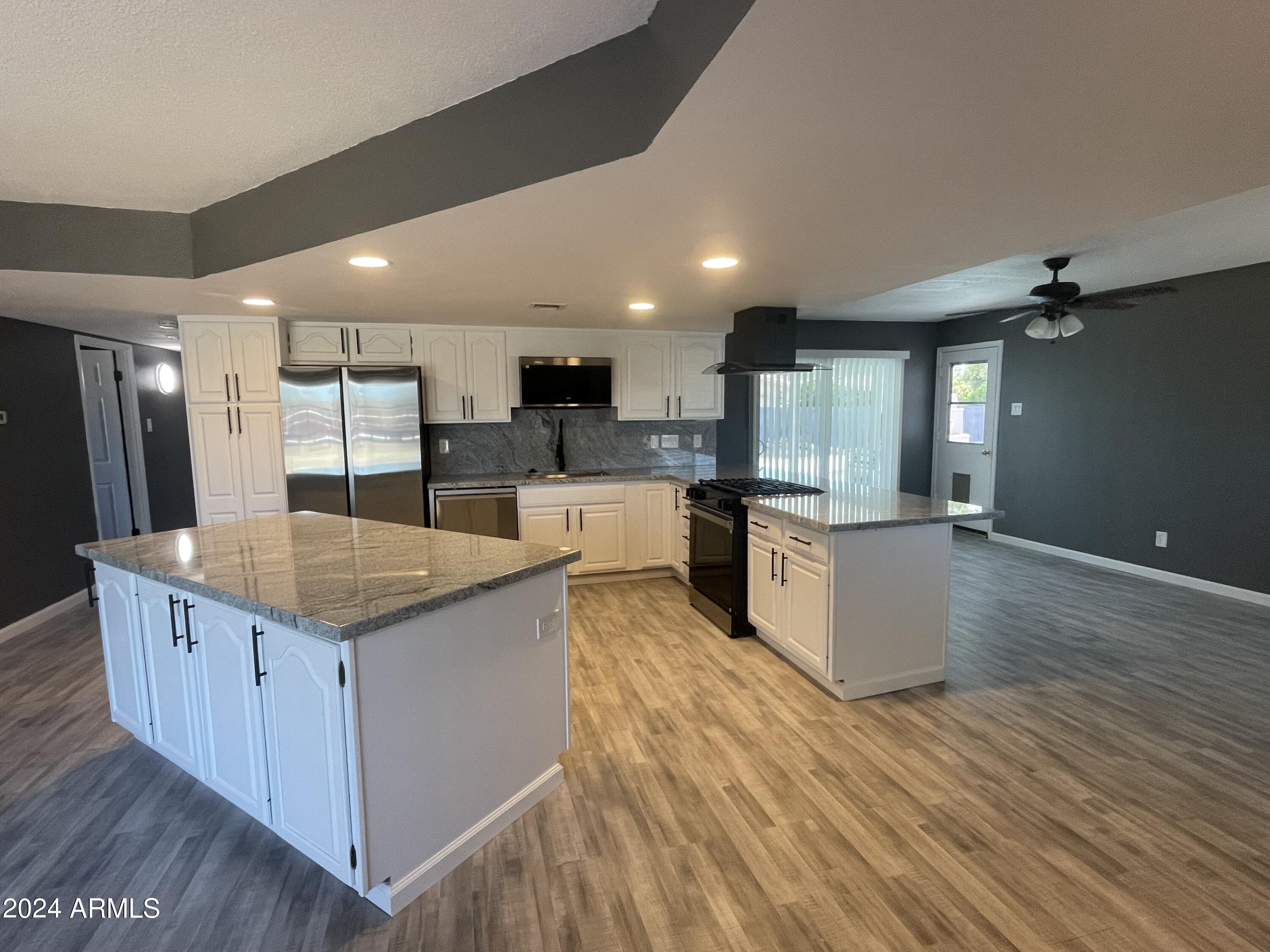 3547 West Redfield Road Phoenix, AZ 85053 - Photo 5 of 34 IMG_8152
