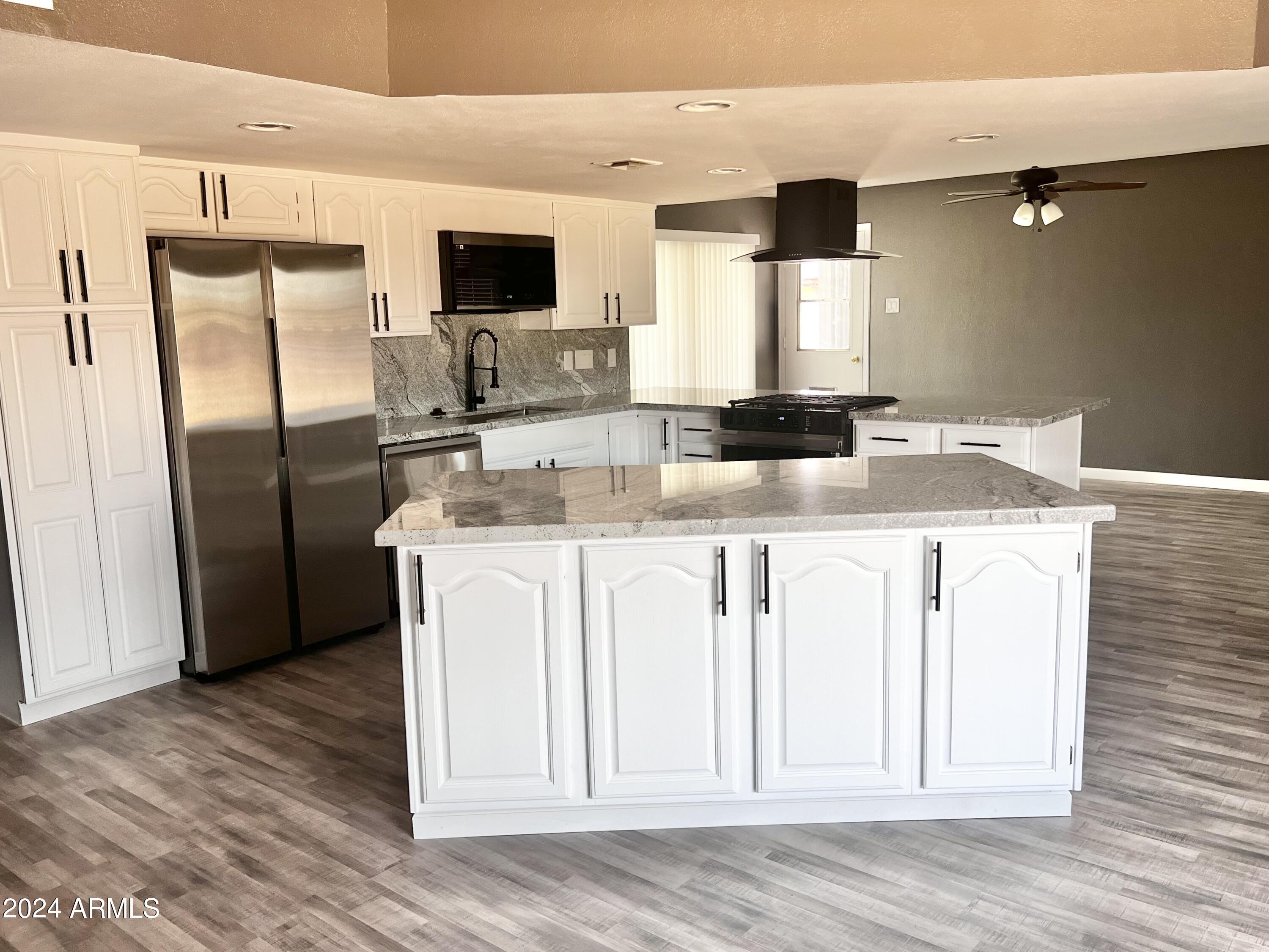 3547 West Redfield Road Phoenix, AZ 85053 - Photo 6 of 34 IMG_4561 (1)