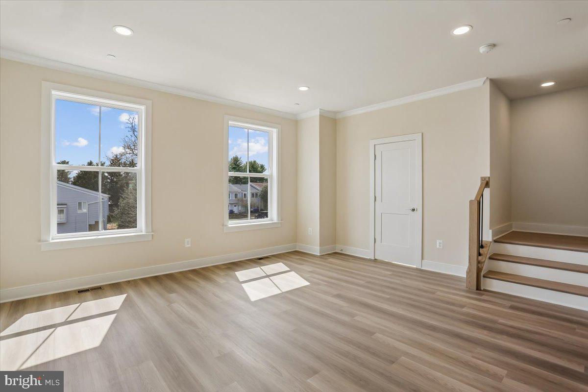 207 Allen Lane Poolesville, MD 20837 - Photo 23 of 53 Living Room