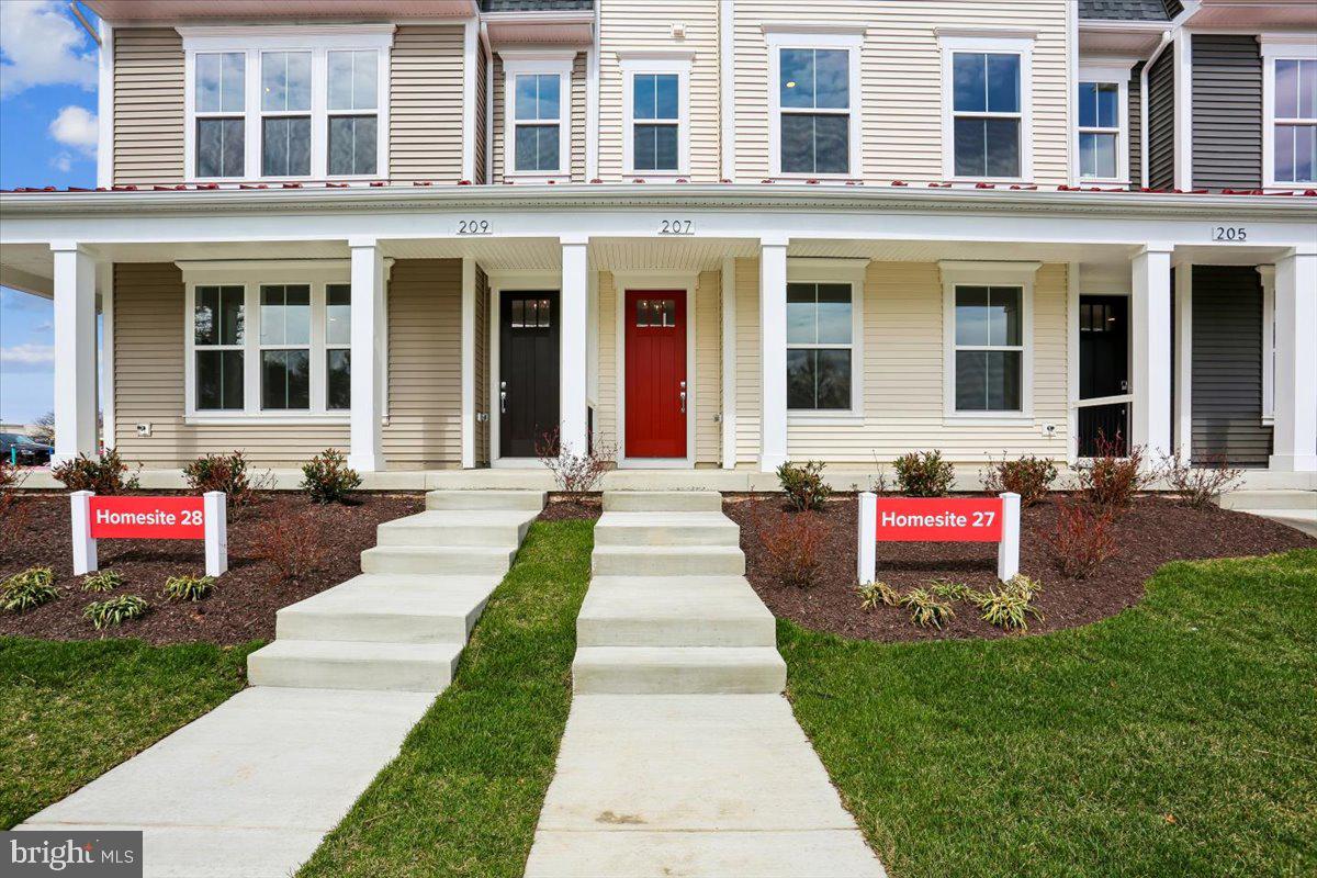207 Allen Lane Poolesville, MD 20837 - Photo 3 of 53 Front Walkway