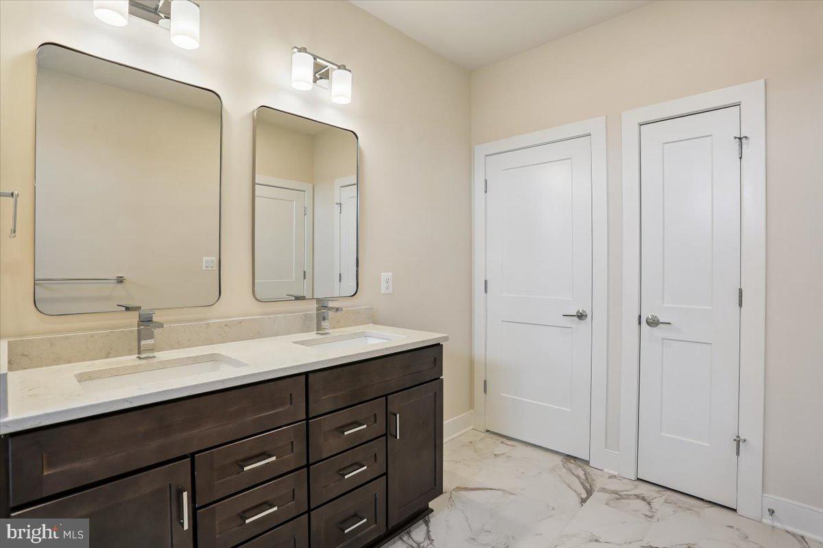 207 Allen Lane Poolesville, MD 20837 - Photo 42 of 53 Primary Bathroom