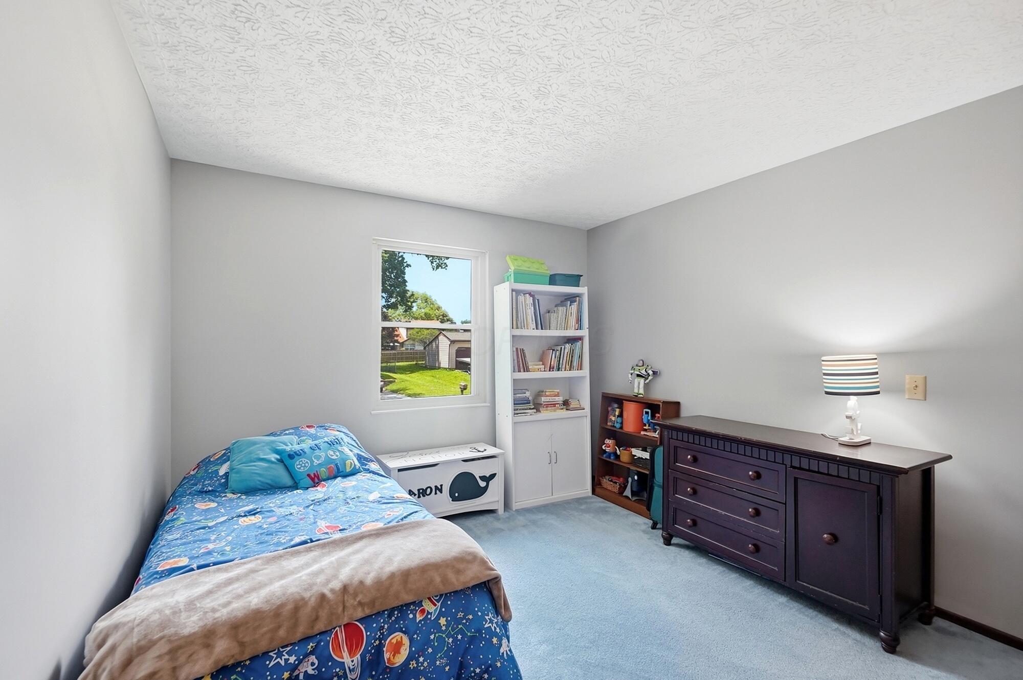 352 Timbercreek Road Reynoldsburg, OH 43068 - Photo 23 of 41 Bedroom 3