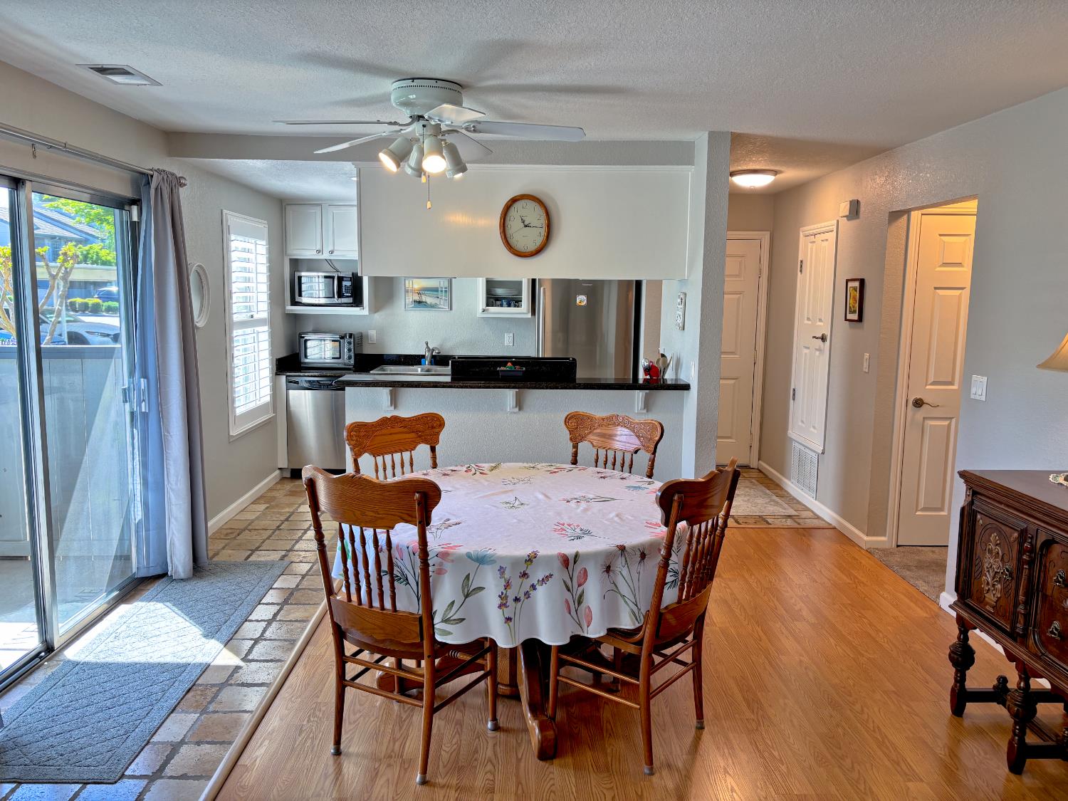 3917 Dale Road, Unit A Modesto, CA 95356 - Photo 13 of 33